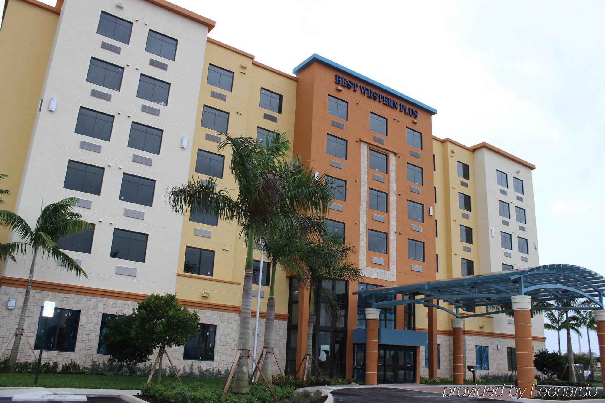 Best Western Plus Miami Executive Airport Hotel And Suites Country Walk Eksteriør billede