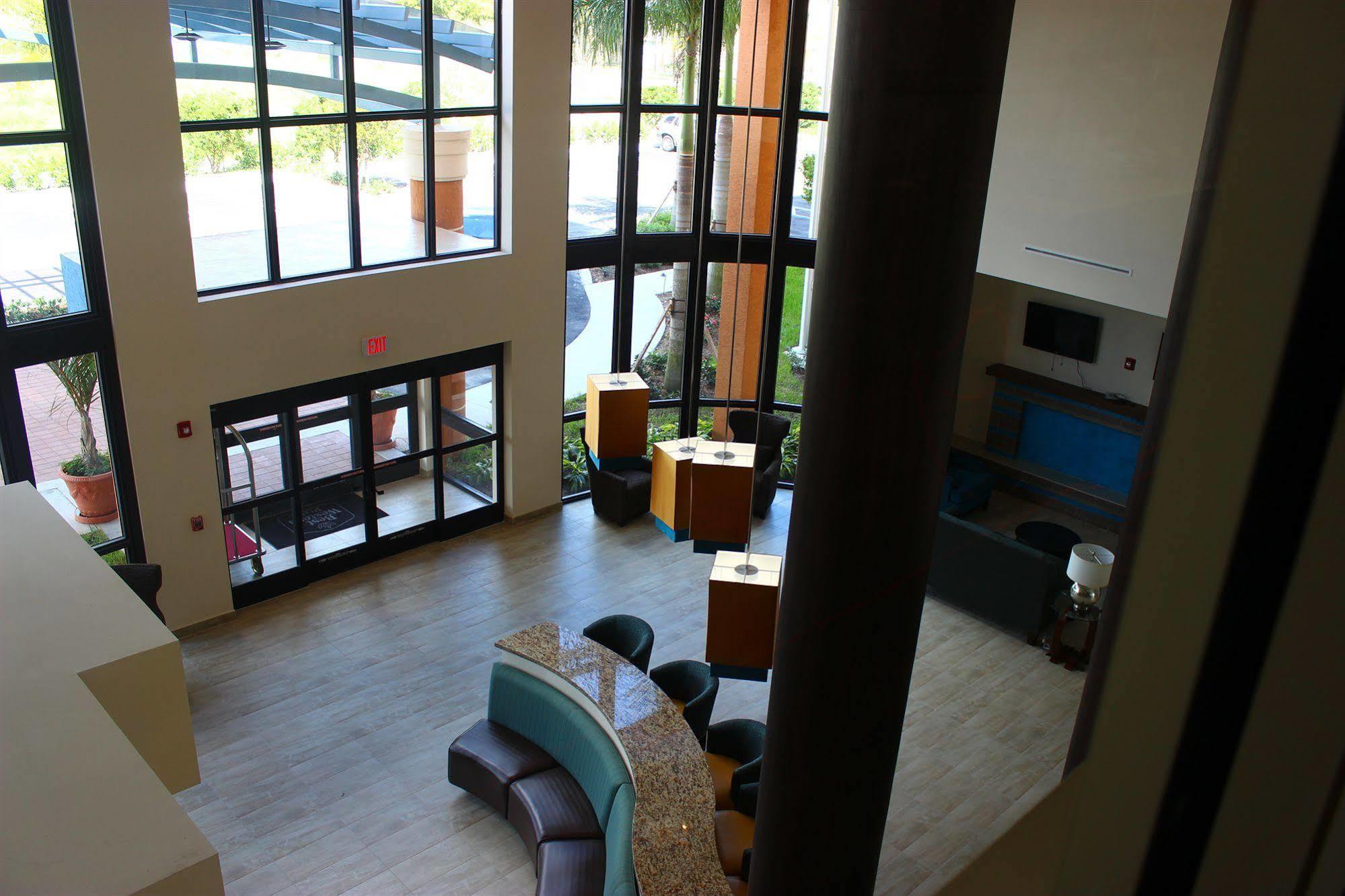 Best Western Plus Miami Executive Airport Hotel And Suites Country Walk Eksteriør billede